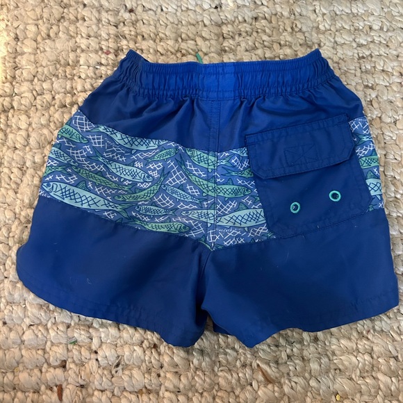 Vineyard vines swim trunks - Picture 4 of 4